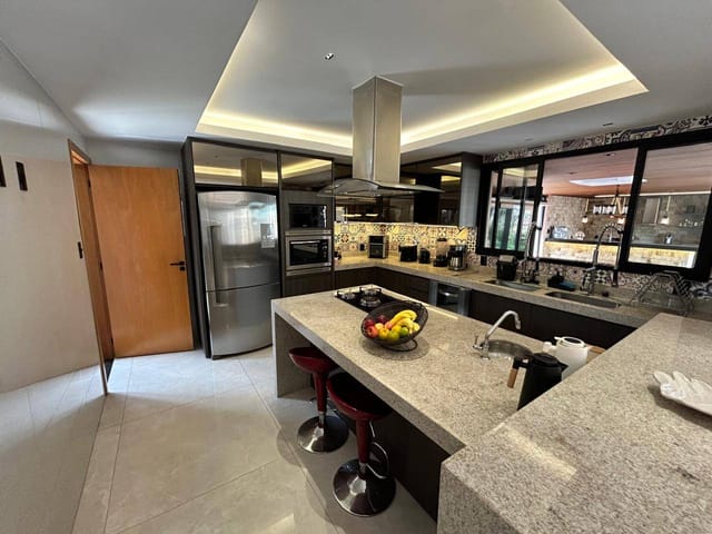Casa com 494m² 4 quartos e 6 banheiros, à venda, no bairro Residencial Granville em Goiânia