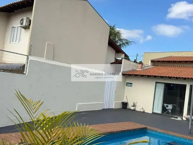 Casa 5 quartos e 4 banheiros, à venda, no bairro Shangri-lá em Londrina