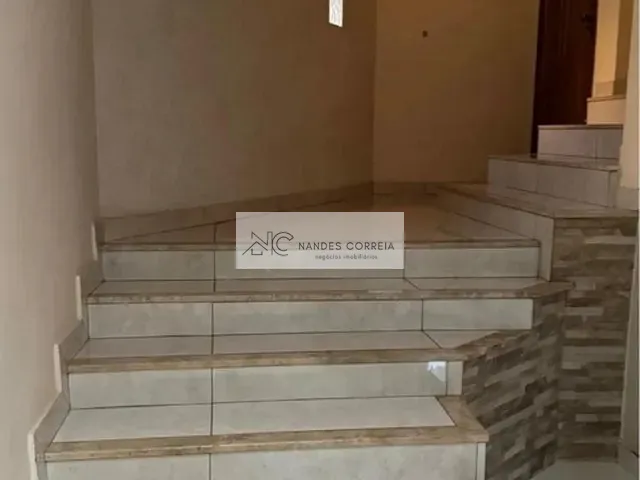 Casa 5 quartos e 4 banheiros, à venda, no bairro Shangri-lá em Londrina