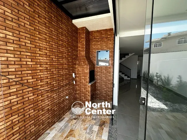 Casa com 152m² 3 quartos e 3 banheiros, à venda, no bairro CENTRO em Balneário Barra do Sul