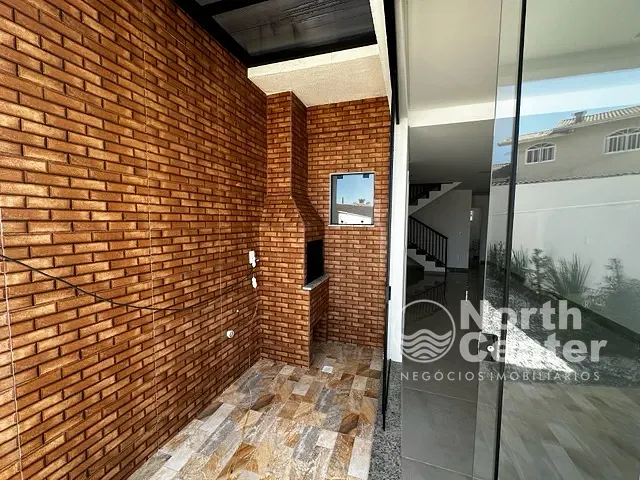 Casa com 152m² 3 quartos e 3 banheiros, à venda, no bairro CENTRO em Balneário Barra do Sul