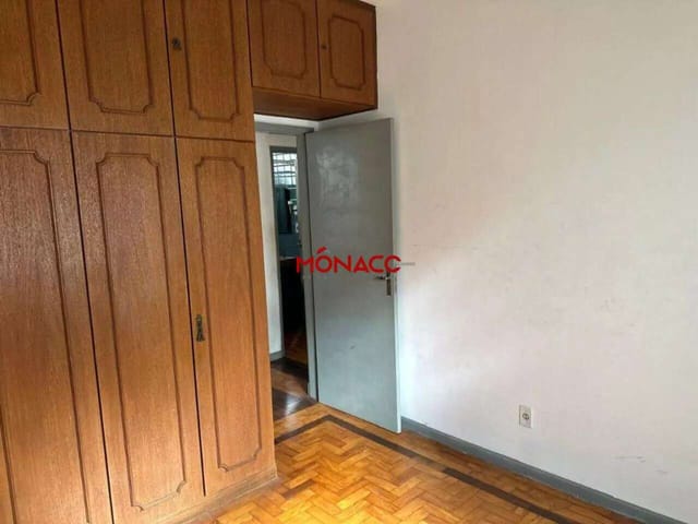 Casa com 330m² 3 quartos e 1 banheiro, à venda, no bairro Vila Ipiranga em Londrina