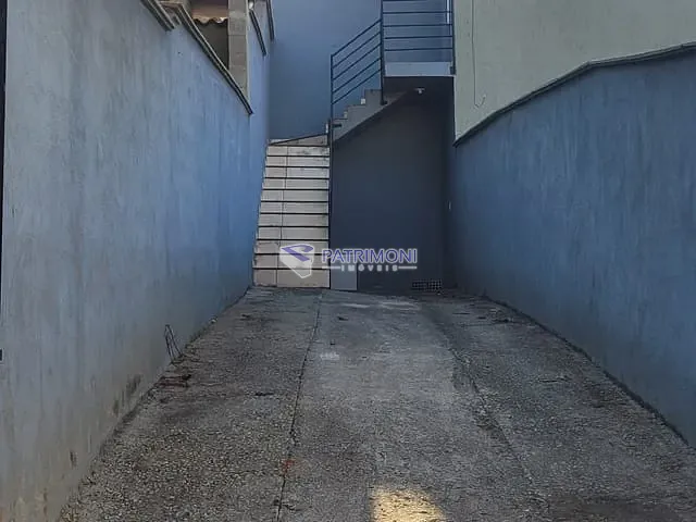 Casa com 106m² 2 quartos e 1 banheiro, para alugar, no bairro Vale do Araças em Mateus Leme