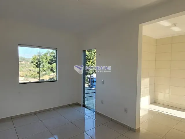 Casa com 106m² 2 quartos e 1 banheiro, para alugar, no bairro Vale do Araças em Mateus Leme