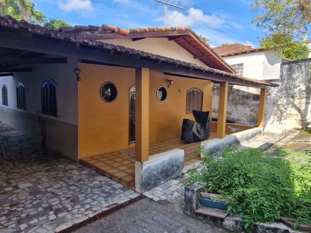 Casa 3 quartos e 2 banheiros, à venda, no bairro centro em Vassouras