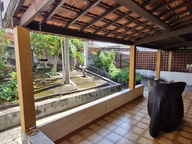 Casa 3 quartos e 2 banheiros, à venda, no bairro centro em Vassouras