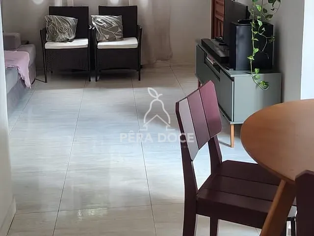 Casa 5 quartos e 3 banheiros, à venda, no bairro Residencial Presidente Tancredo Neves em Uberaba