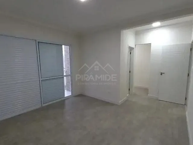Casa com 218m² 4 quartos e 2 banheiros, à venda, no bairro Residencial Morumbí em Poços de Caldas