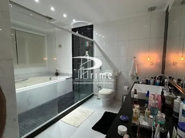 Casa com 490m² 5 quartos e 6 banheiros, à venda, no bairro Camboinhas em Niterói