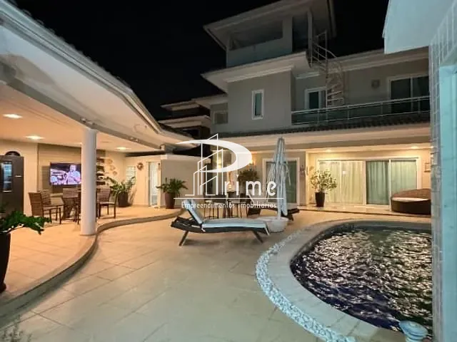 Casa com 490m² 5 quartos e 6 banheiros, à venda, no bairro Camboinhas em Niterói