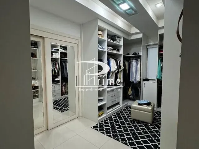 Casa com 490m² 5 quartos e 6 banheiros, à venda, no bairro Camboinhas em Niterói