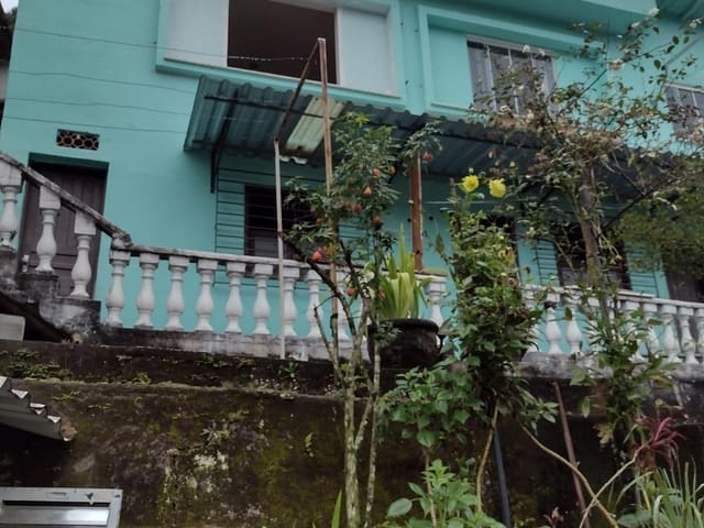 Casa 2 quartos e 2 banheiros, à venda, no bairro Castelanea em Petrópolis
