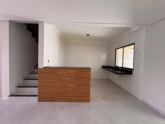 Casa 3 quartos e 2 banheiros, à venda, no bairro Adeodato em Santa Luzia