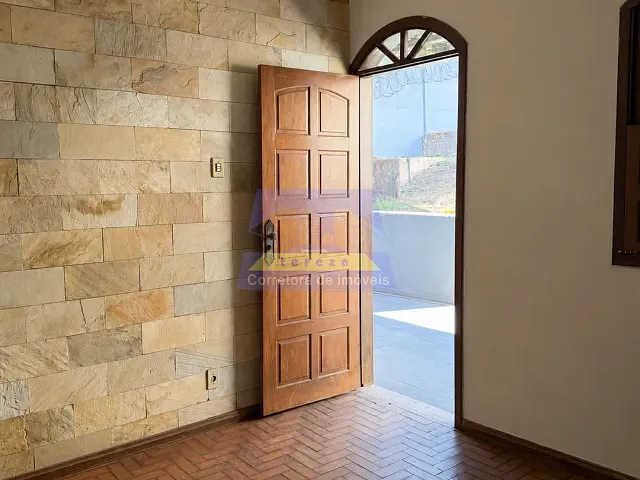 Casa com 360m² 3 quartos e 2 banheiros, à venda, no bairro Centro em Itabira