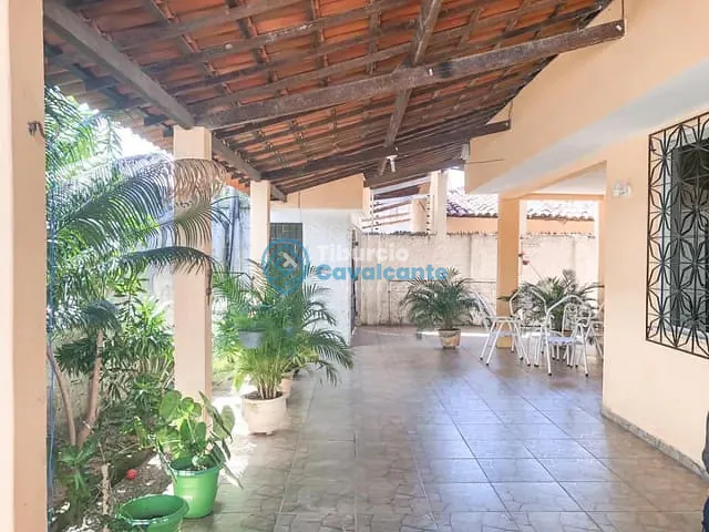 Casa à venda, no bairro Parque São João em Maranguape
