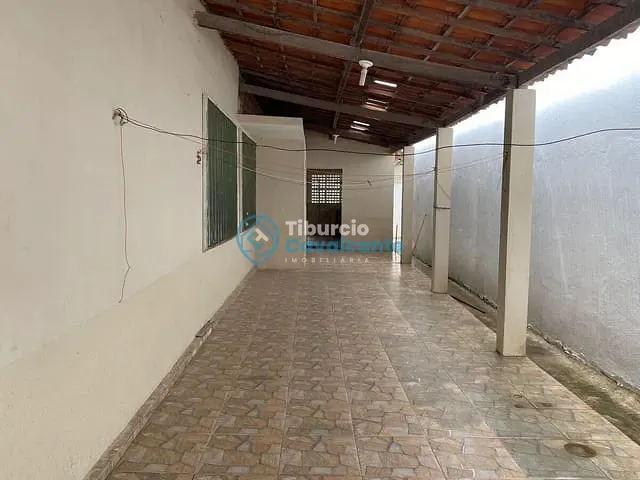 Casa à venda, no bairro Parque São João em Maranguape