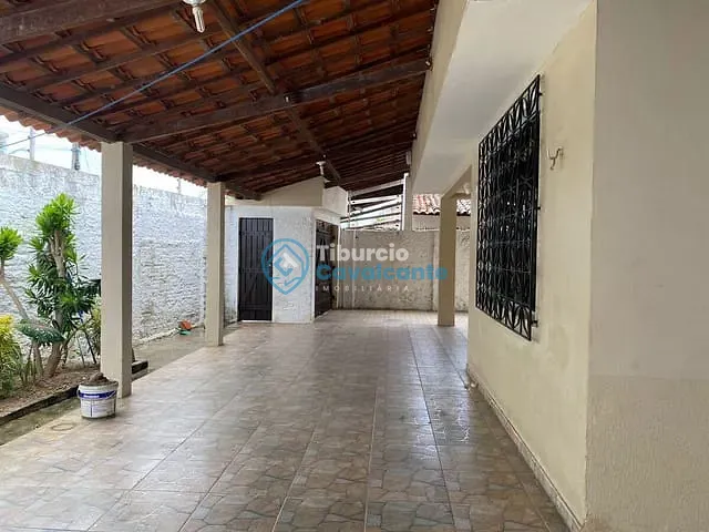 Casa à venda, no bairro Parque São João em Maranguape
