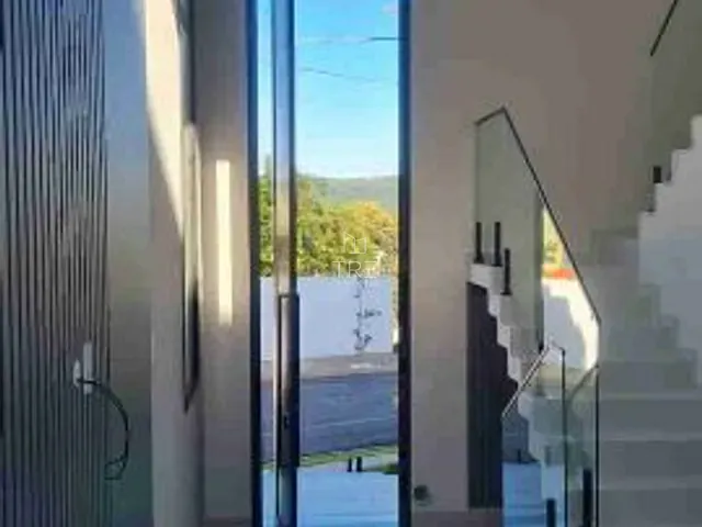 Casa com 300m² 3 quartos e 4 banheiros, à venda, no bairro Vila Pagano em Valinhos