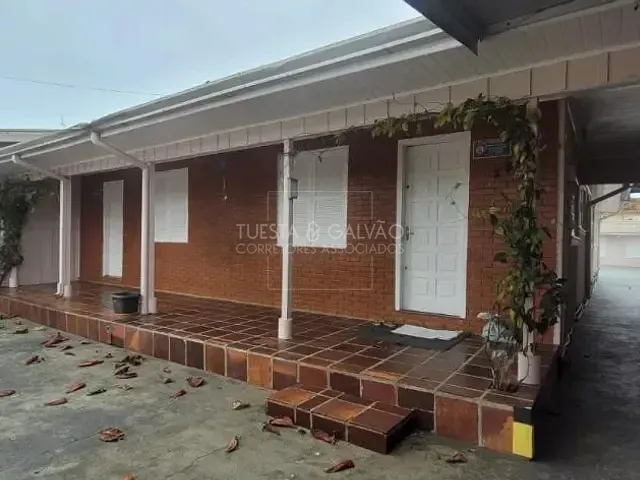 Casa com 250m² 5 quartos e 4 banheiros, à venda, no bairro Centro em Guaratuba