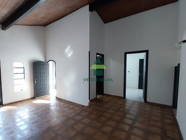 Casa com 360m² 3 quartos e 3 banheiros, para alugar, no bairro Jardim Floresta em Atibaia
