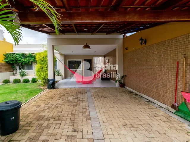 Casa com 300m² 4 quartos e 3 banheiros, à venda, no bairro Taguatinga Sul (Taguatinga) em Brasília