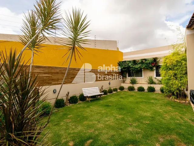 Casa com 300m² 4 quartos e 3 banheiros, à venda, no bairro Taguatinga Sul (Taguatinga) em Brasília