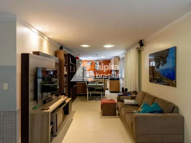 Casa com 300m² 4 quartos e 3 banheiros, à venda, no bairro Taguatinga Sul (Taguatinga) em Brasília