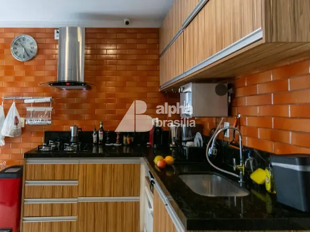 Casa com 300m² 4 quartos e 3 banheiros, à venda, no bairro Taguatinga Sul (Taguatinga) em Brasília