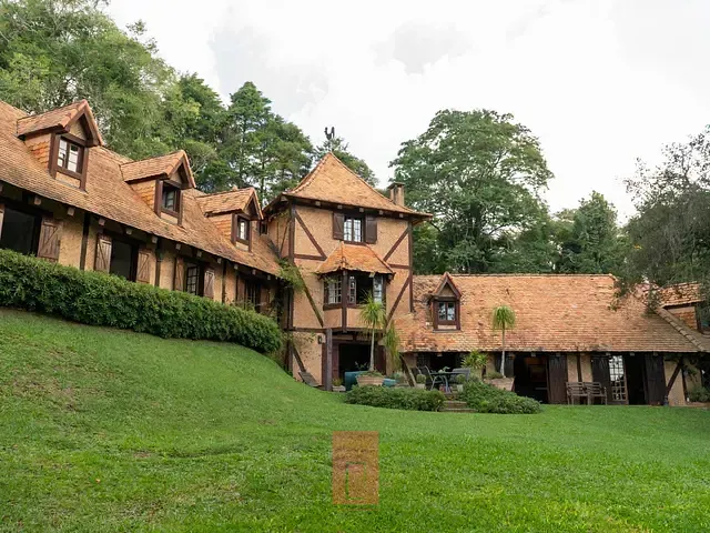 Casa com 6705m² 4 quartos e 5 banheiros, à venda, no bairro Serra da Cantareira em Mairiporã