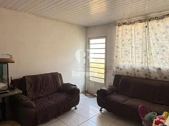 Casa 2 quartos e 1 banheiro, à venda, no bairro Solar do Barreiro em Belo Horizonte