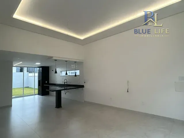 Casa 3 quartos e 3 banheiros, à venda, no bairro Morada do Sol em Vila Velha