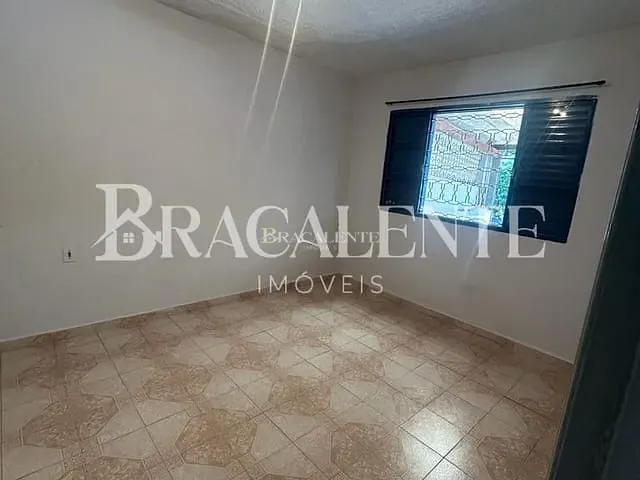 Casa com 326m², à venda, no bairro Vila Santana em VALINHOS