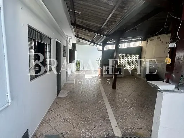 Casa com 326m², à venda, no bairro Vila Santana em VALINHOS