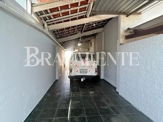 Casa com 326m², à venda, no bairro Vila Santana em VALINHOS