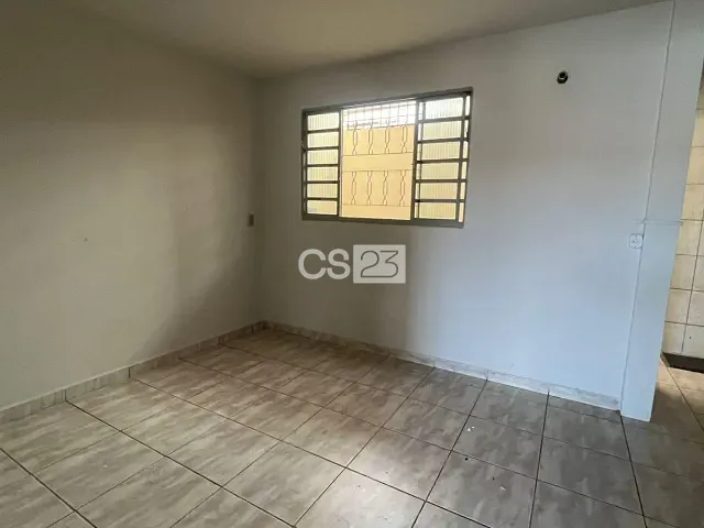 Casa com 120m² 3 quartos e 3 banheiros, para alugar, no bairro Sabará I em Londrina