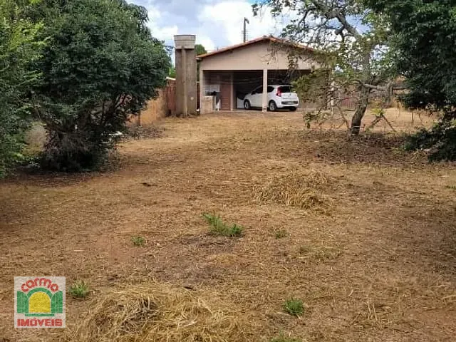 Casa com 588m², à venda, no bairro Centro em Abadiânia