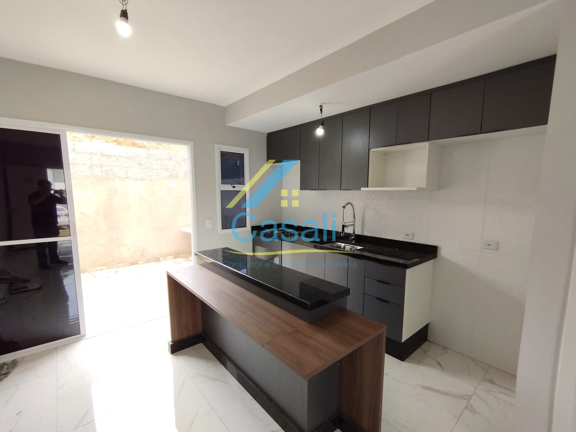Casa à venda com 2 quartos, 57m² - Foto 3