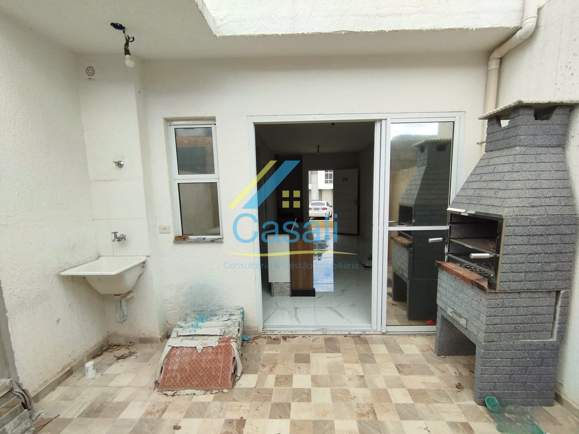 Casa à venda com 2 quartos, 57m² - Foto 8