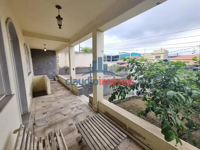 Casa com 277m² 5 quartos e 2 banheiros, à venda, no bairro Vila Santa Cecilia em Volta Redonda
