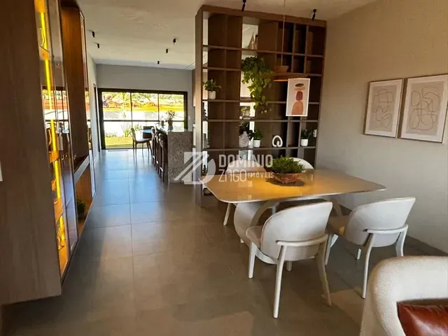 Casa com 250m² 2 quartos e 2 banheiros, à venda, no bairro Jockey Park em Uberaba