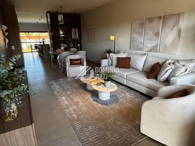 Casa com 250m² 2 quartos e 2 banheiros, à venda, no bairro Jockey Park em Uberaba