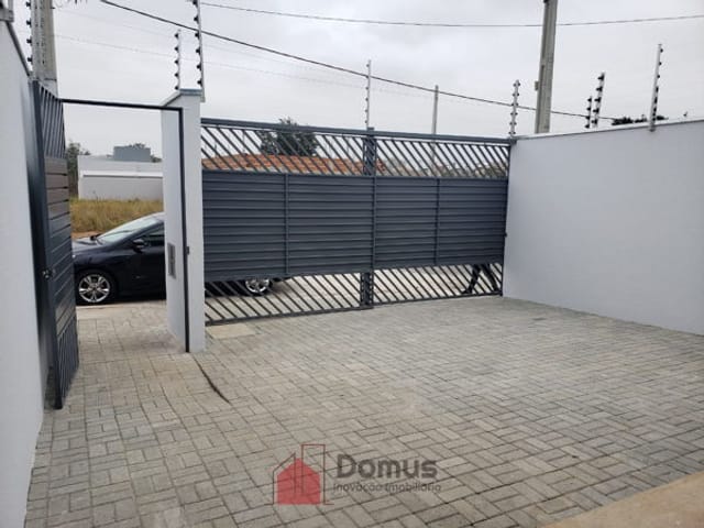 Casa com 175m², à venda, no bairro Loteamento Residencial e Comercial Flamboyant em Pindamonhangaba