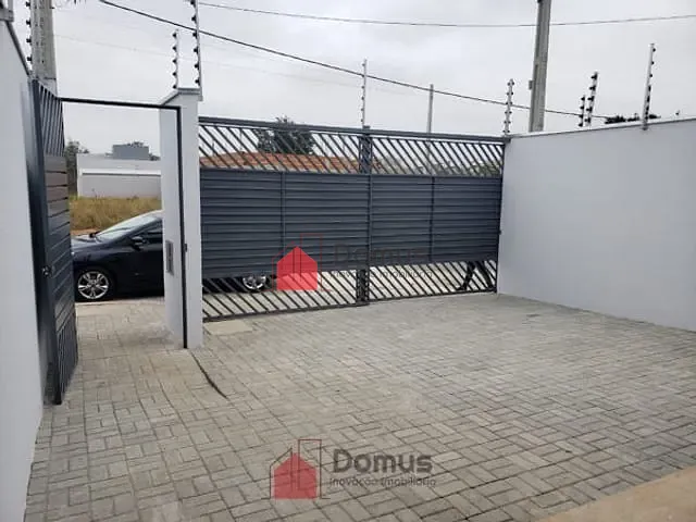Casa com 175m², à venda, no bairro Loteamento Residencial e Comercial Flamboyant em Pindamonhangaba