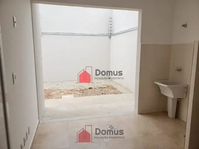 Casa com 175m², à venda, no bairro Loteamento Residencial e Comercial Flamboyant em Pindamonhangaba