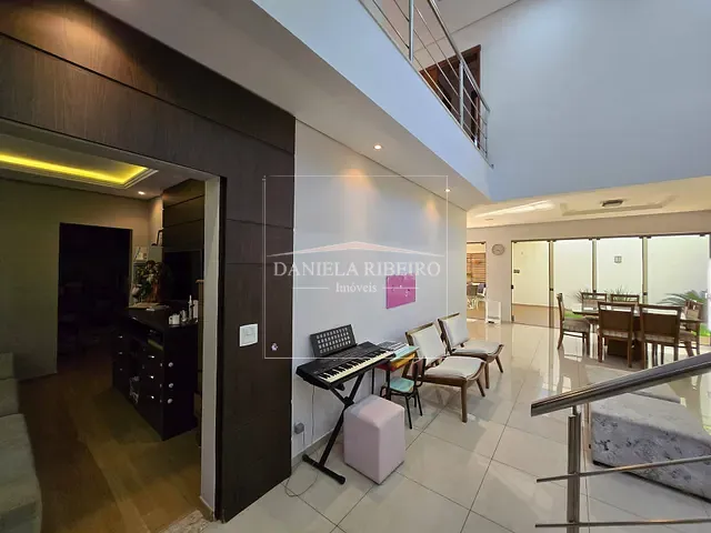 Casa com 360m² 4 quartos e 4 banheiros, à venda, no bairro Esperança em Londrina