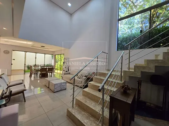 Casa com 360m² 4 quartos e 4 banheiros, à venda, no bairro Esperança em Londrina