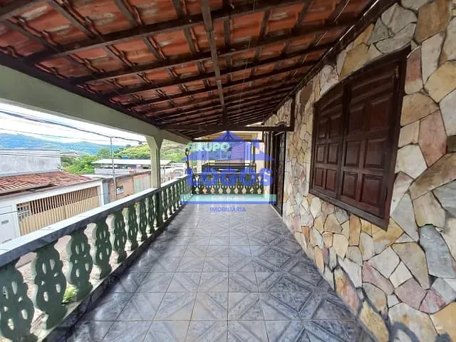 Casa com 238m² 3 quartos e 1 banheiro, à venda, no bairro Lourdes em João Monlevade