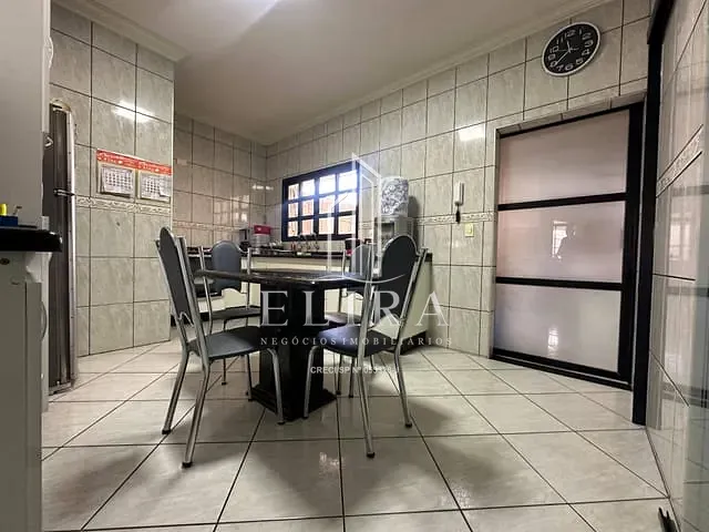 Sobrado com 358m² 4 quartos e 4 banheiros, à venda, no bairro Parque Novo Mundo em Americana