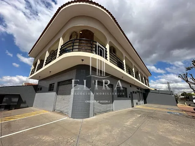 Sobrado com 358m² 4 quartos e 4 banheiros, à venda, no bairro Parque Novo Mundo em Americana