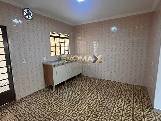 Casa com 210m² 3 quartos e 2 banheiros, à venda, no bairro Centro em Itapetininga